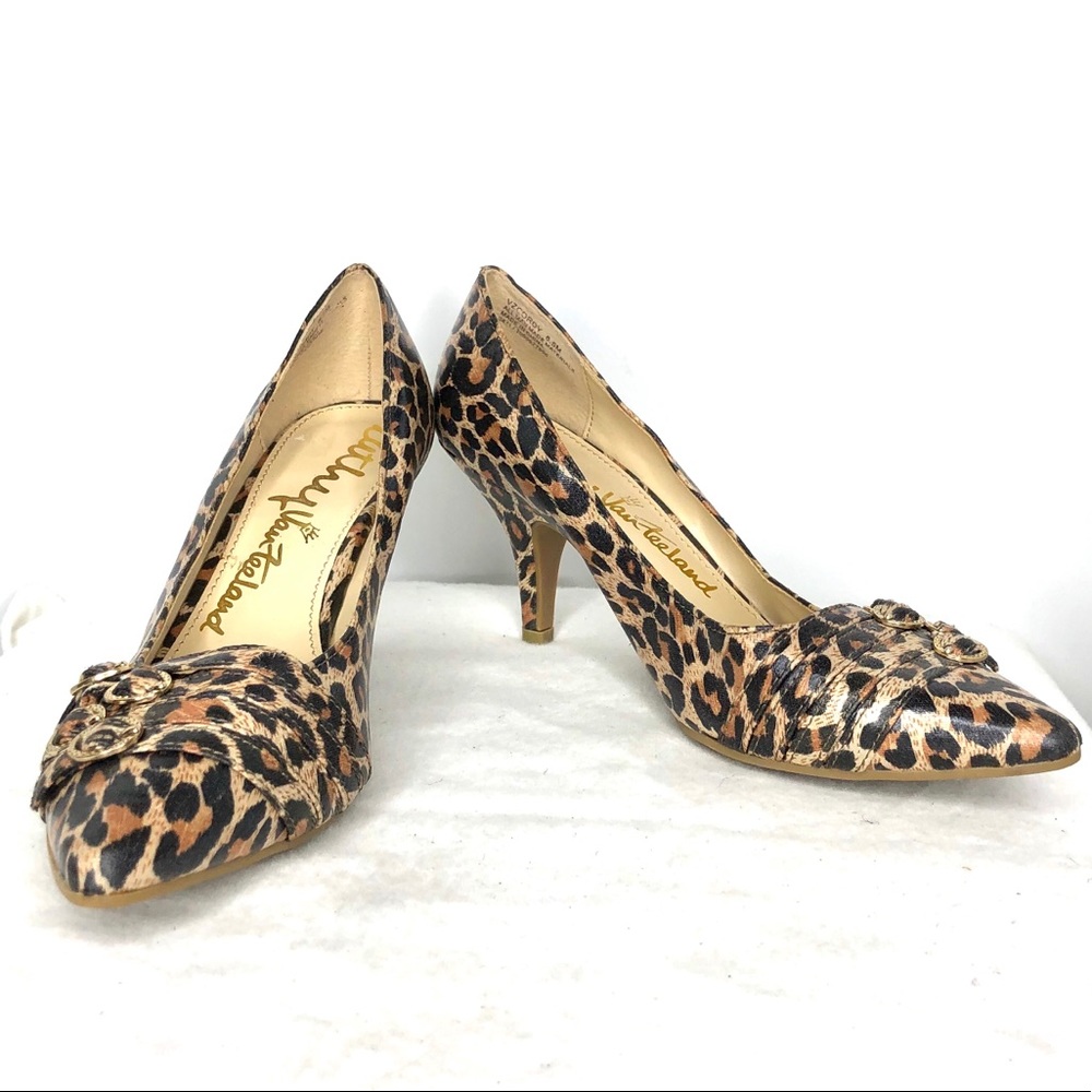 Kathy Van Zeeland Pumps